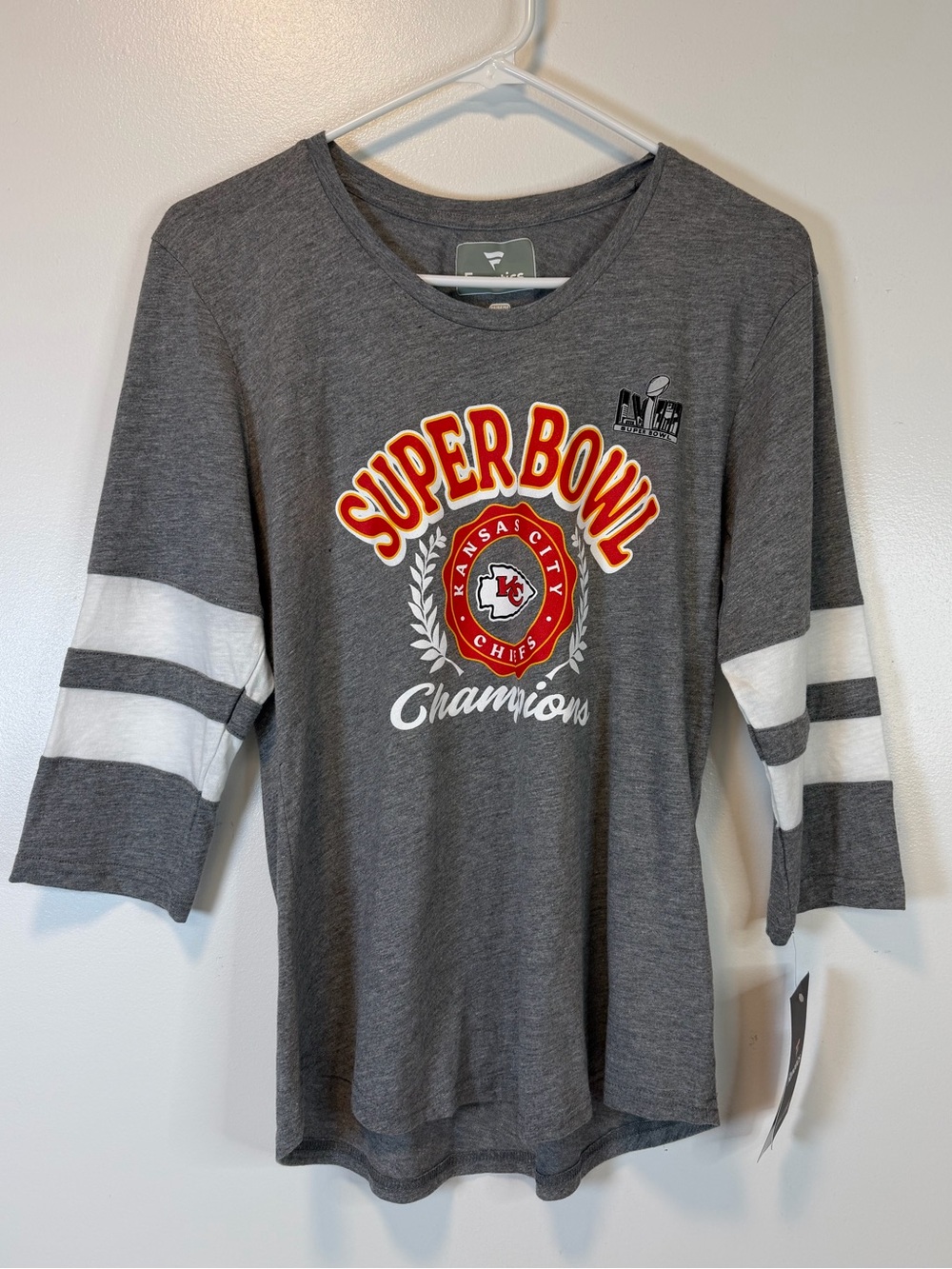 Fanatics Gray Kansas City Chiefs Super Bowl Champions LVIII Tee Women’s Medium